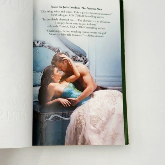 3/$12 A Princess By Christmas A Royal Wedding Paperback Book Julia London - Picture 3 of 7